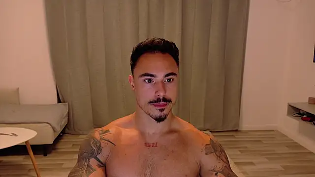 Snapshot of Master_Lukas chatting on May 24, 2026, 1:32 am Master Lukas online show from May 24, 2026, 1:32 am
