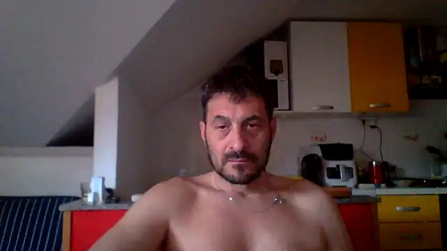 Snapshot of colosone chatting on April 21, 2026, 6:52 am colosone online show from April 21, 2026, 6:52 am
