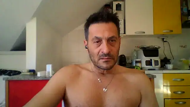 Snapshot of colosone chatting on May 24, 2026, 5:23 am colosone online show from May 24, 2026, 5:23 am