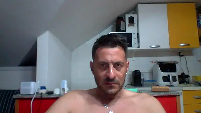 Snapshot of colosone chatting on May 28, 2026, 7:22 pm colosone online show from May 28, 2026, 7:22 pm