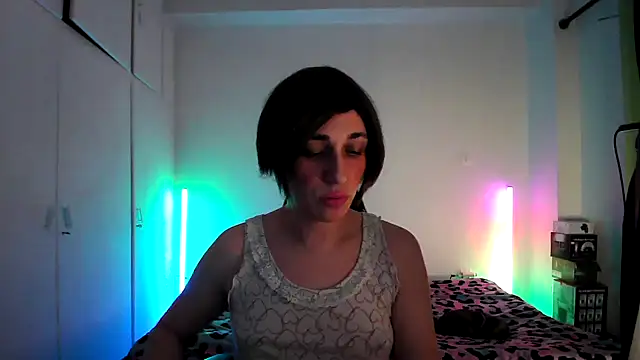 HoneyValentine online show from April 13, 2026, 6:46 pm