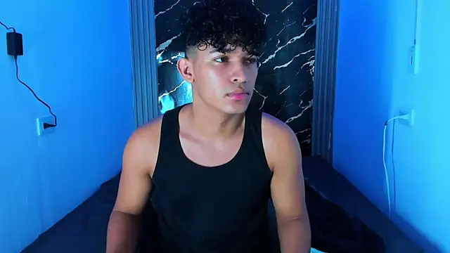 jamescurly00 online show from February 5, 2026, 9:03 am