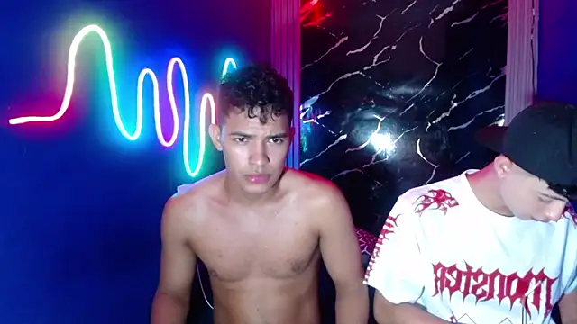 jamescurly00 online show from April 11, 2026, 7:13 am