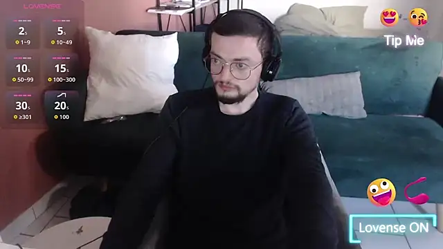 Snapshot of davidfrenchlove chatting on January 15, 2026, 12:21 pm davidfrenchlove online show from January 15, 2026, 12:21 pm