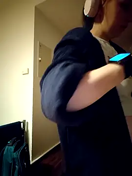 LissieDemons online show from February 7, 2026, 6:00 pm