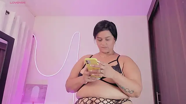 Snapshot of athenaking chatting on February 5, 2026, 6:34 pm athenaking online show from February 5, 2026, 6:34 pm