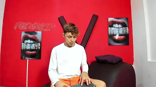 AVENGER BOYS2026 online show from April 12, 2026, 7:19 pm