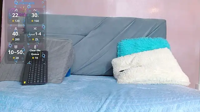 Snapshot of studentdeivy_ chatting on February 10, 2026, 12:20 pm studentdeivy online show from February 10, 2026, 12:20 pm