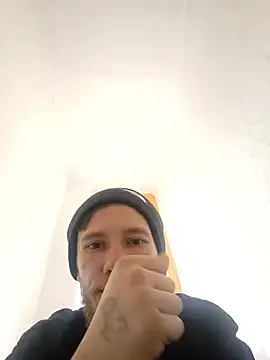 Snapshot of Andreas2335 chatting on January 7, 2026, 9:56 am Andreas2335 online show from January 7, 2026, 9:56 am