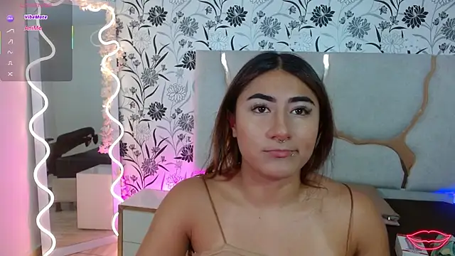 Snapshot of Livglow_tay chatting on January 15, 2026, 3:00 am Livglow tay online show from January 15, 2026, 3:00 am