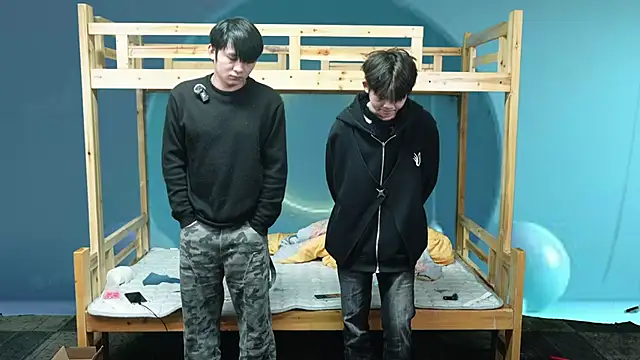 shuai-shuai-22 online show from January 12, 2026, 4:07 am