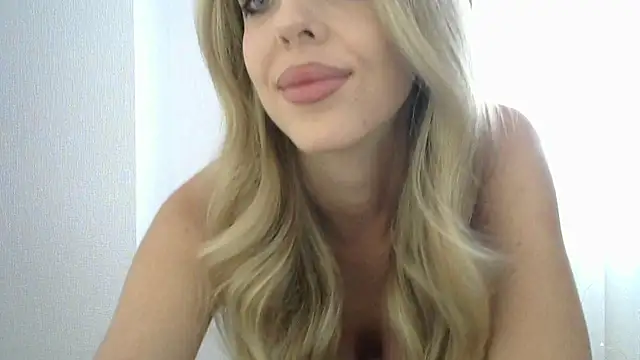 LizaSweetyq online show from June 26, 2026, 12:42 pm