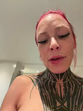 TittenTina online show from February 8, 2026, 10:35 pm