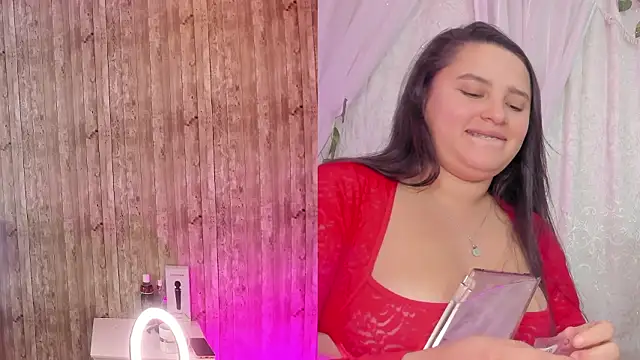 Victoria Poncce1 online show from February 18, 2026, 12:01 pm