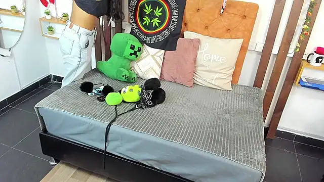 MeowMota  online show from July 18, 2026, 6:34 pm