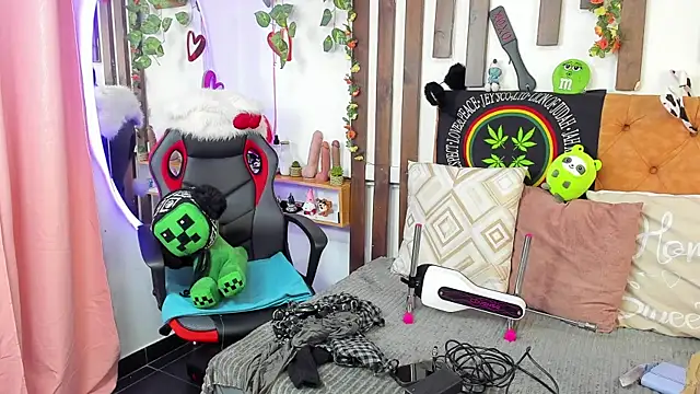 MeowMota  online show from July 26, 2026, 4:25 pm