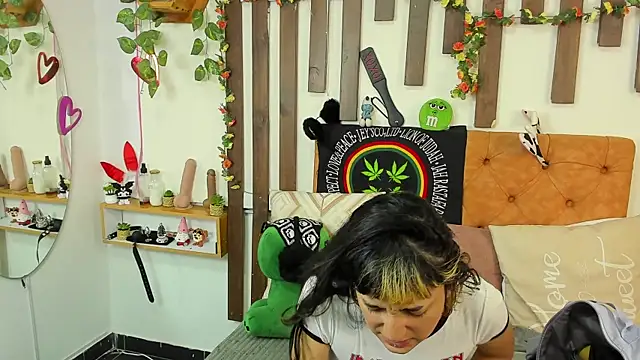MeowMota  online show from July 28, 2026, 6:20 pm
