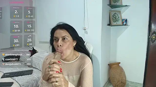 perla hot4u online show from July 2, 2026, 3:23 am