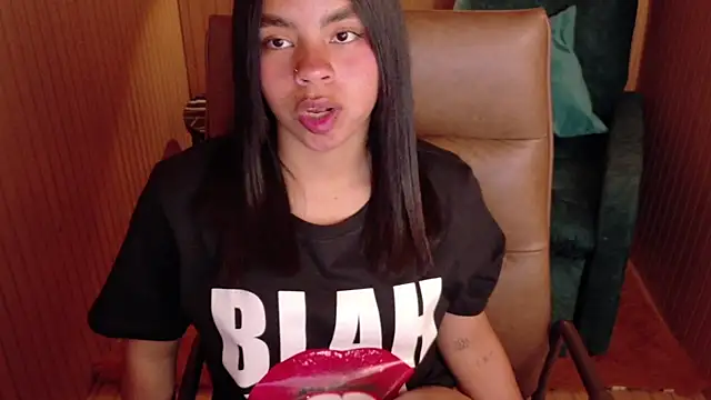 Snapshot of SofiaMante_ chatting on February 25, 2026, 10:08 pm SofiaMante online show from February 25, 2026, 10:08 pm