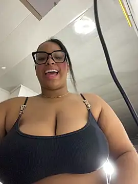 NataliaMillers online show from May 27, 2026, 2:08 am