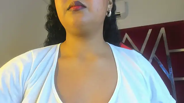 sweetdesireasm online show from February 12, 2026, 8:15 pm