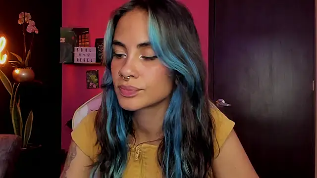 Snapshot of azula_lillet chatting on January 7, 2026, 9:06 pm azula lillet online show from January 7, 2026, 9:06 pm