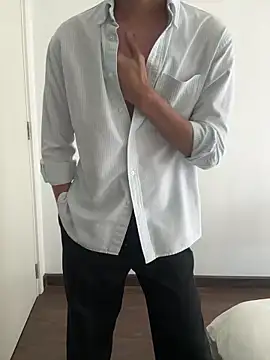 Dickieplay001 online show from April 5, 2026, 6:21 am