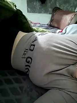 Snapshot of -LunaLust chatting on February 5, 2026, 1:10 am -LunaLust online show from February 5, 2026, 1:10 am