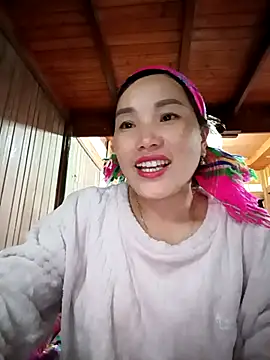 yu--yo online show from May 10, 2026, 2:28 am