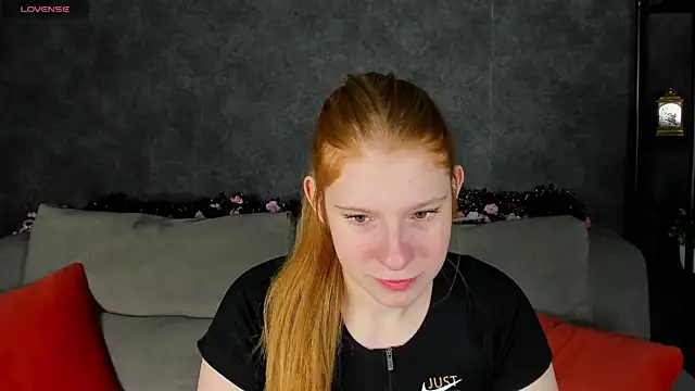 Snapshot of Sally_Ange1 chatting on January 17, 2026, 9:36 am Sally Ange1 online show from January 17, 2026, 9:36 am