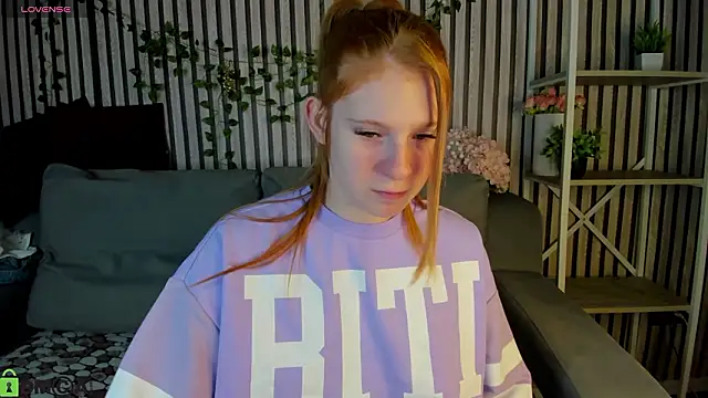 Snapshot of Sally_Ange1 chatting on February 16, 2026, 9:16 am Sally Ange1 online show from February 16, 2026, 9:16 am