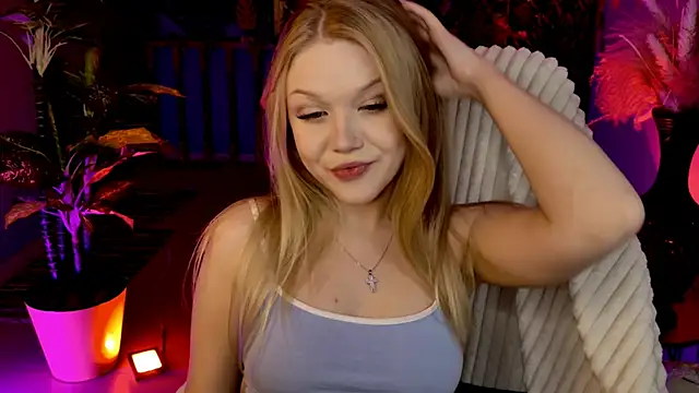 ChloeWhite online show from April 11, 2026, 9:13 am