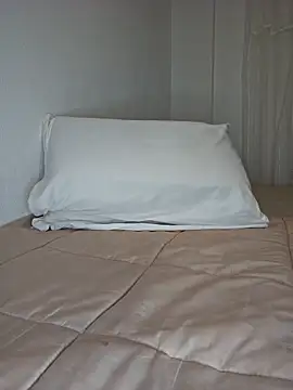 Angelmoon04 online show from April 18, 2026, 3:43 am