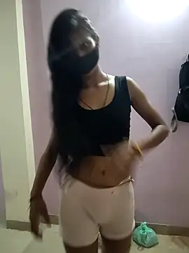Snapshot of Kavya-Ranii chatting on July 21, 2026, 5:10 am Kavya-Ranii online show from July 21, 2026, 5:10 am
