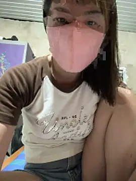 Snapshot of July-love chatting on February 18, 2026, 2:02 pm July-love online show from February 18, 2026, 2:02 pm