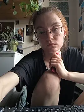 Snapshot of Shy_Bamby chatting on June 1, 2026, 9:33 am Shy Bamby online show from June 1, 2026, 9:33 am