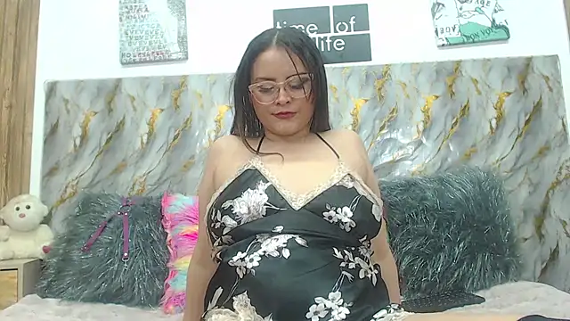 Snapshot of rossyvalbuena chatting on May 2, 2026, 3:28 pm rossyvalbuena online show from May 2, 2026, 3:28 pm