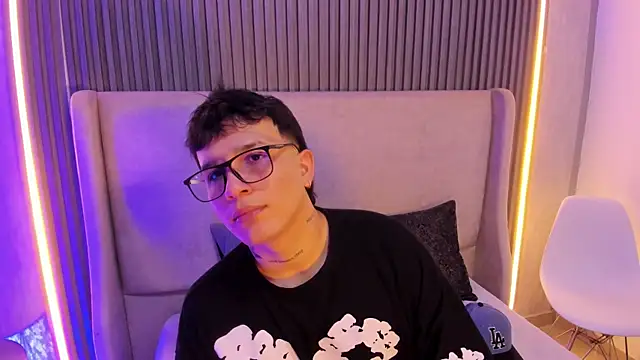 SamuParker online show from January 13, 2026, 3:45 am