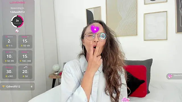 Julianneharris online show from April 13, 2026, 3:39 pm