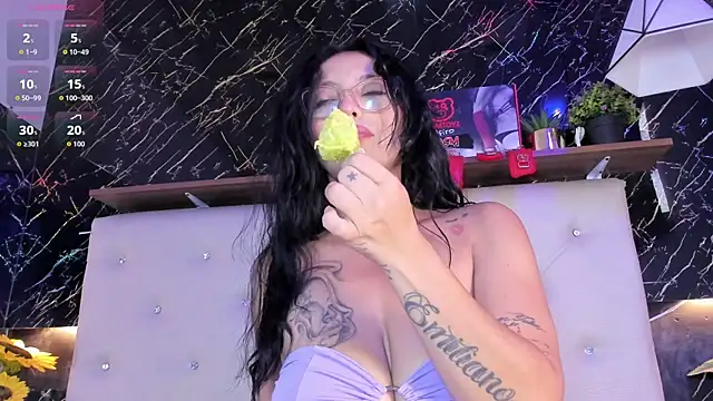 Renata blue online show from April 7, 2026, 9:37 pm