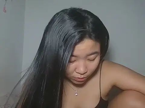 Zyeiii online show from February 16, 2026, 7:26 am