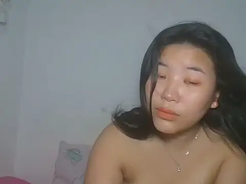 Zyeiii online show from April 8, 2026, 8:58 am