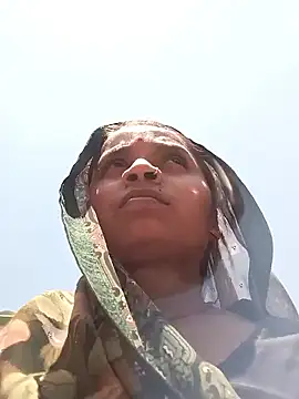 Snapshot of Hirdesh_sahu chatting on April 21, 2026, 6:41 am Hirdesh sahu online show from April 21, 2026, 6:41 am