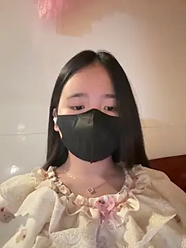 Gwen879 online show from March 13, 2026, 11:17 am