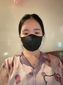 Gwen879 online show from April 6, 2026, 3:59 am