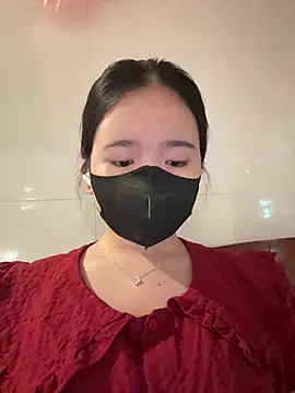 Gwen879 online show from April 7, 2026, 12:55 am