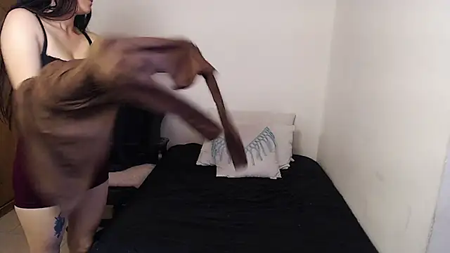 Shanel Lozano online show from April 12, 2026, 6:13 pm