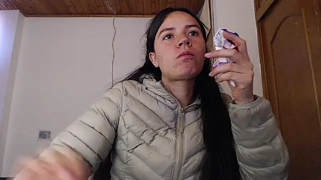 Snapshot of Shanel_Lozano chatting on April 30, 2026, 9:52 pm Shanel Lozano online show from April 30, 2026, 9:52 pm