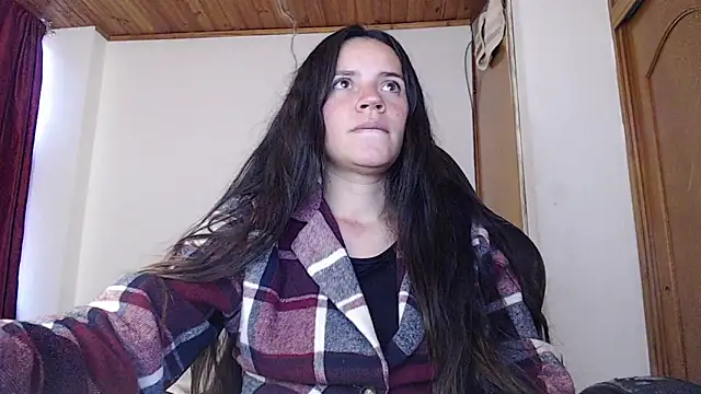 Snapshot of Shanel_Lozano chatting on May 8, 2026, 8:14 pm Shanel Lozano online show from May 8, 2026, 8:14 pm