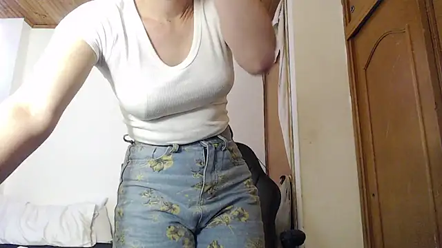 Snapshot of Shanel_Lozano chatting on May 13, 2026, 5:21 pm Shanel Lozano online show from May 13, 2026, 5:21 pm